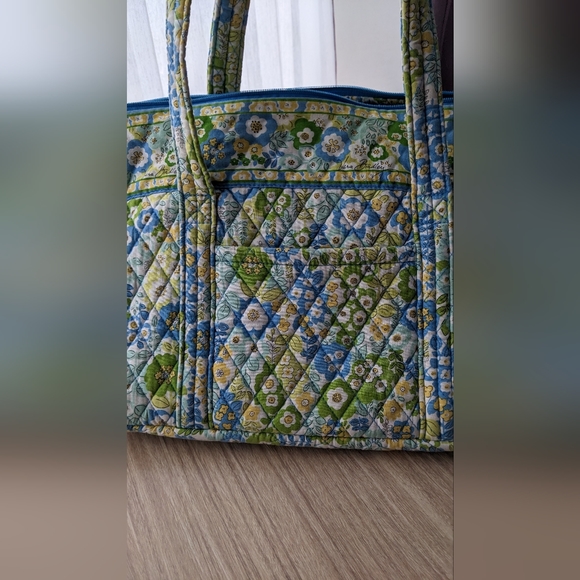 Vera Bradley English Meadow RETIRED PATTERN Green Blue Yellow Purse/ Handbag - Picture 2 of 8